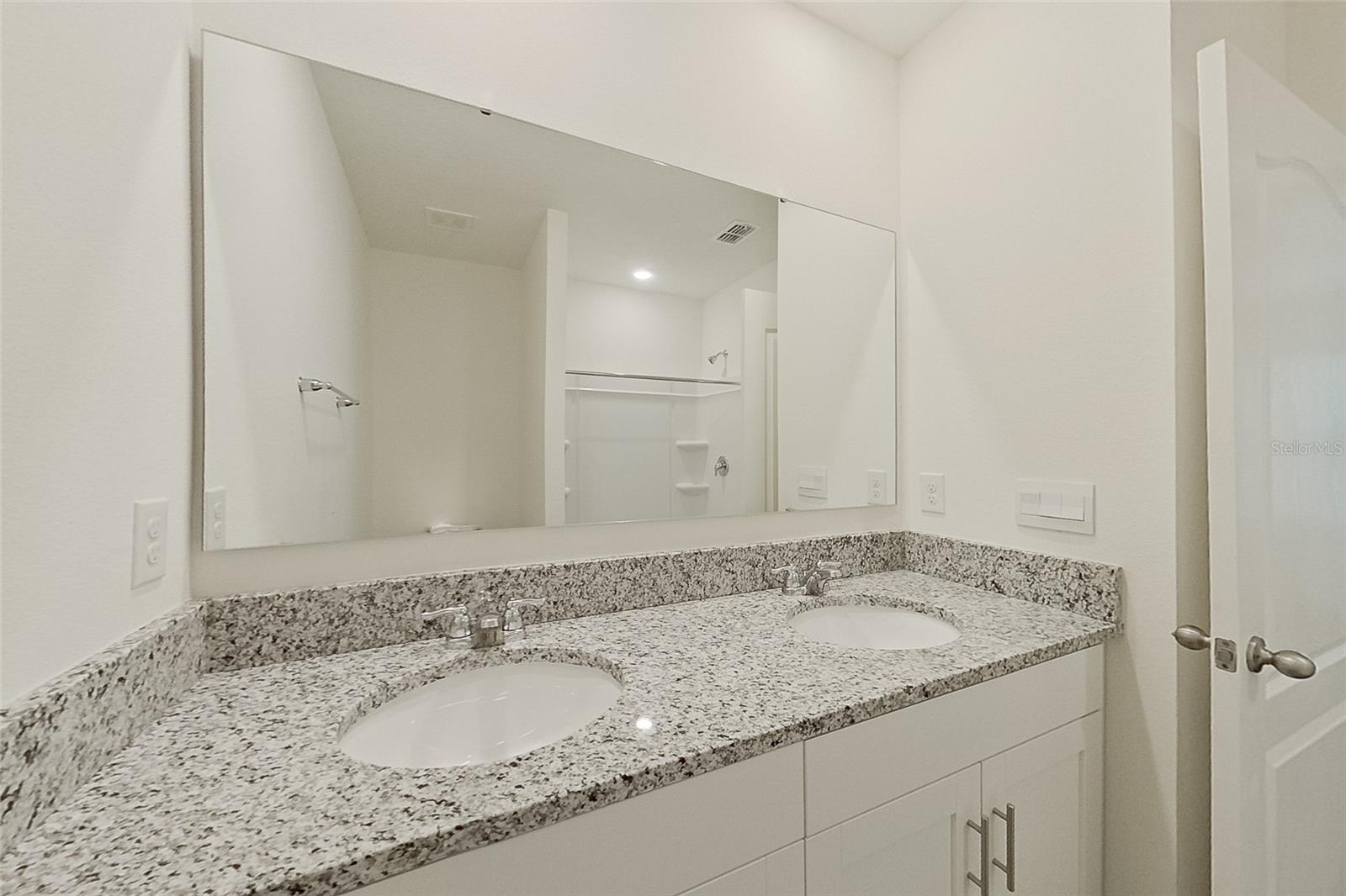 LAKE GRIFFIN RESERVE - Residential Lease