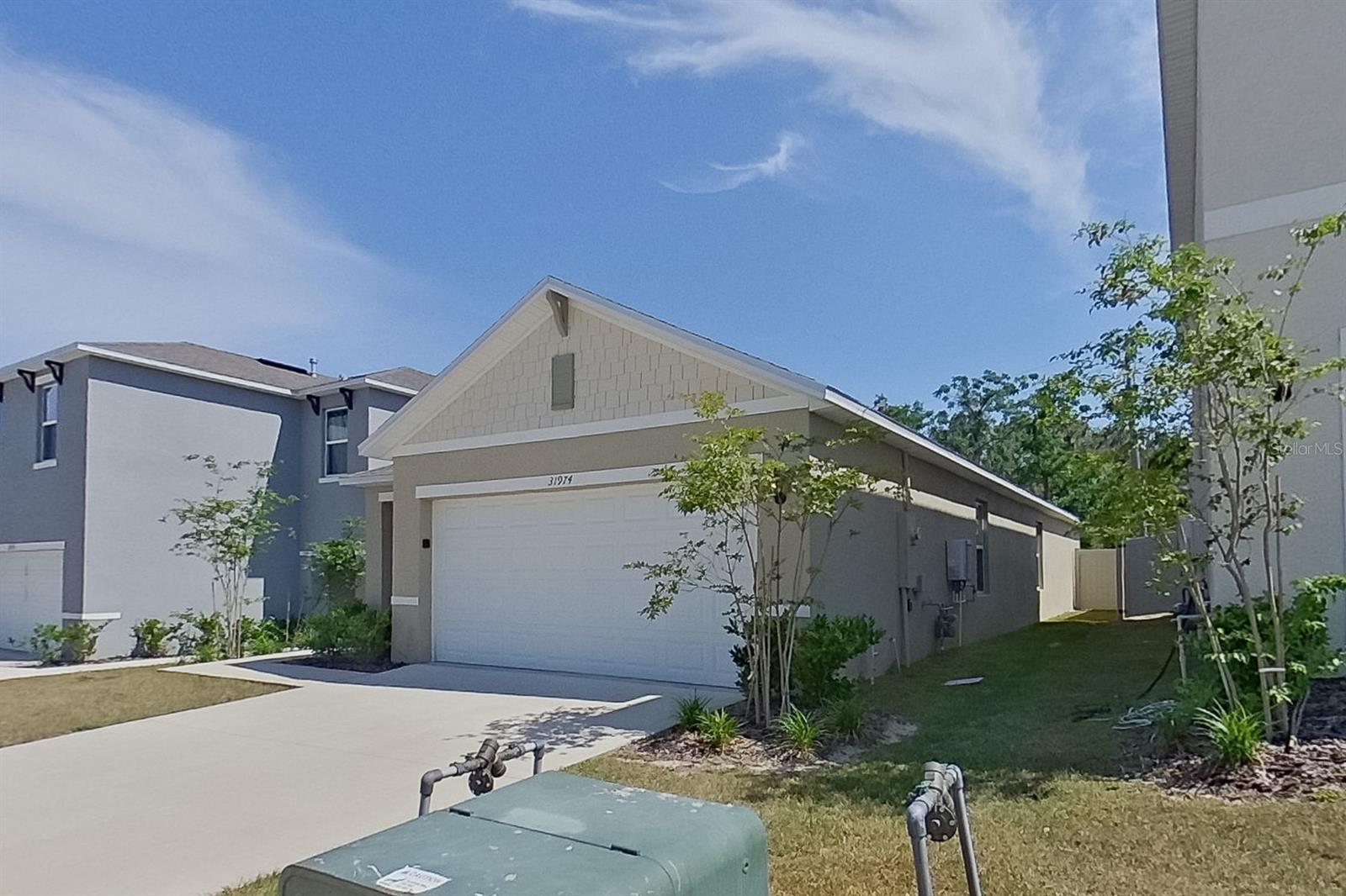 LAKE GRIFFIN RESERVE - Residential Lease