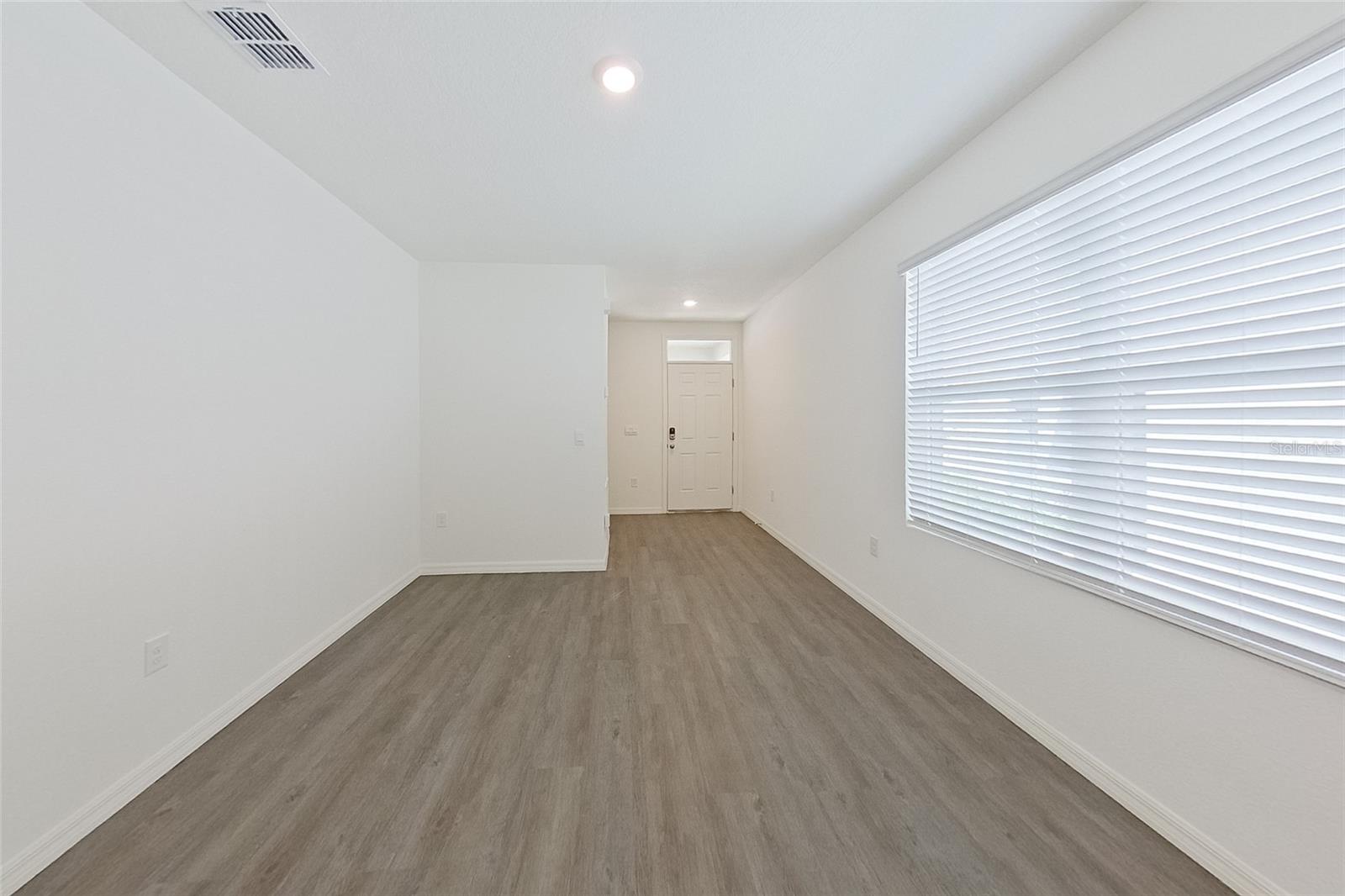 LAKE GRIFFIN RESERVE - Residential Lease