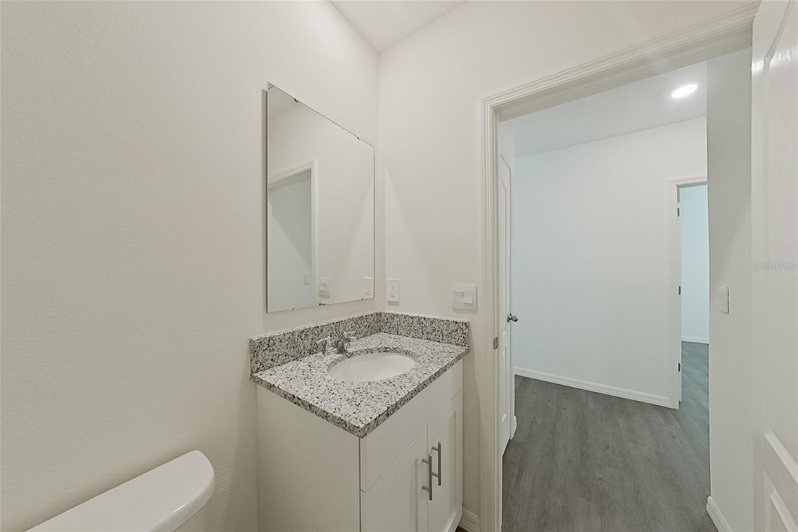 LAKE GRIFFIN RESERVE - Residential Lease