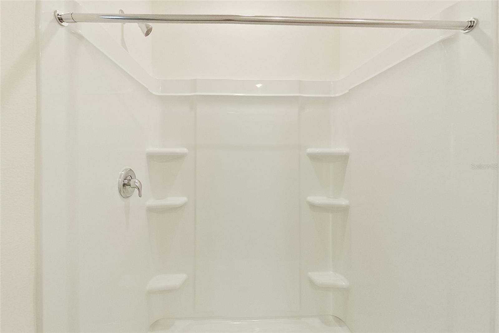 LAKE GRIFFIN RESERVE - Residential Lease