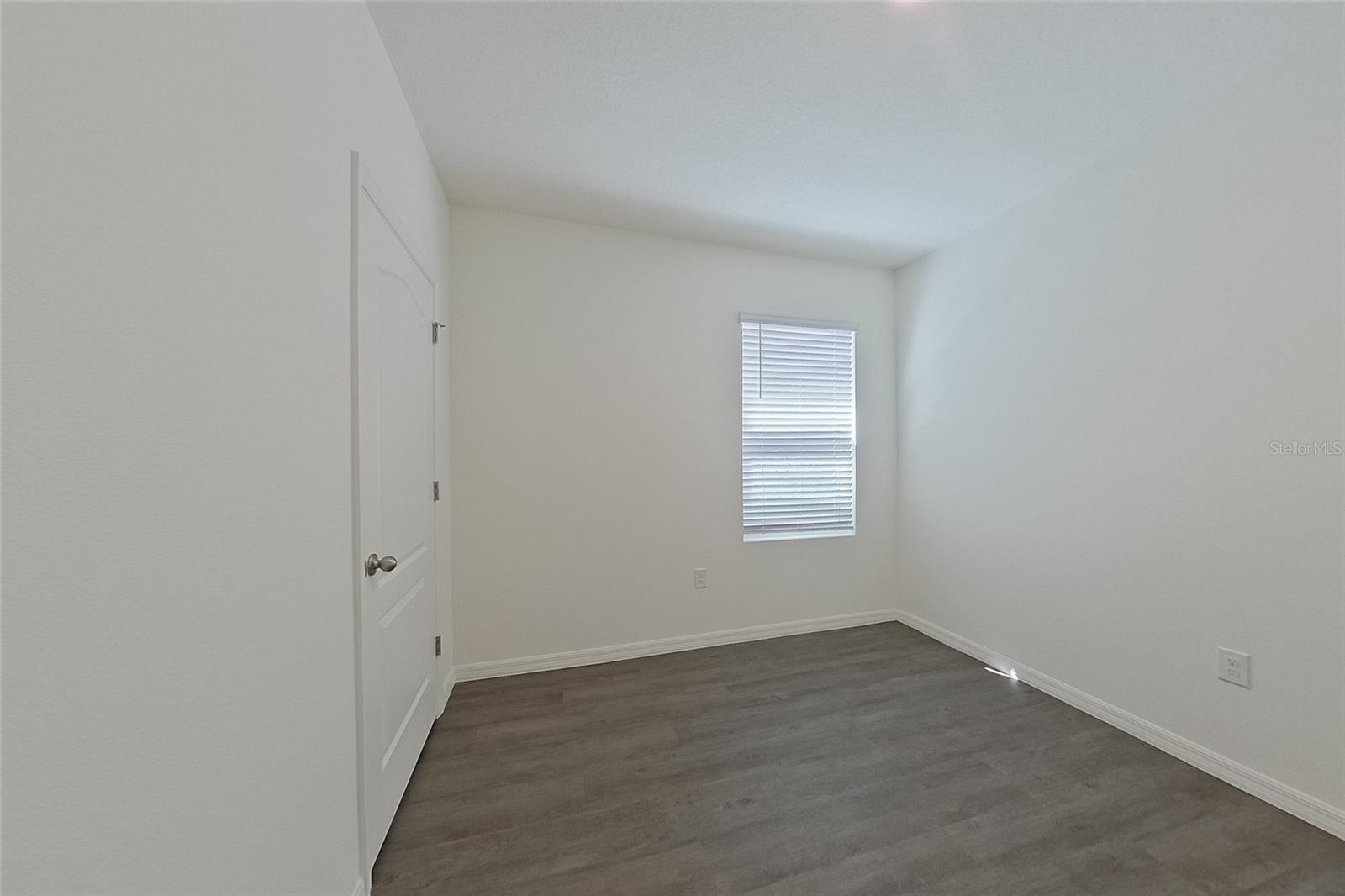 LAKE GRIFFIN RESERVE - Residential Lease