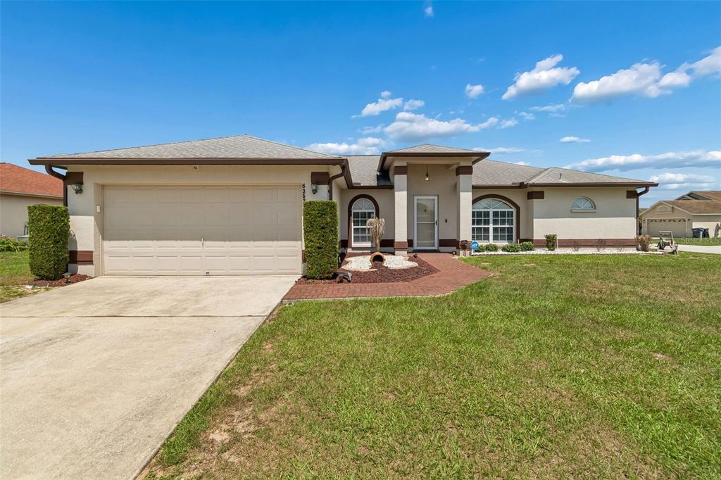 Photo of 6352 Prominence Point Drive, Lakeland, FL 33813 (MLS # L4962085)