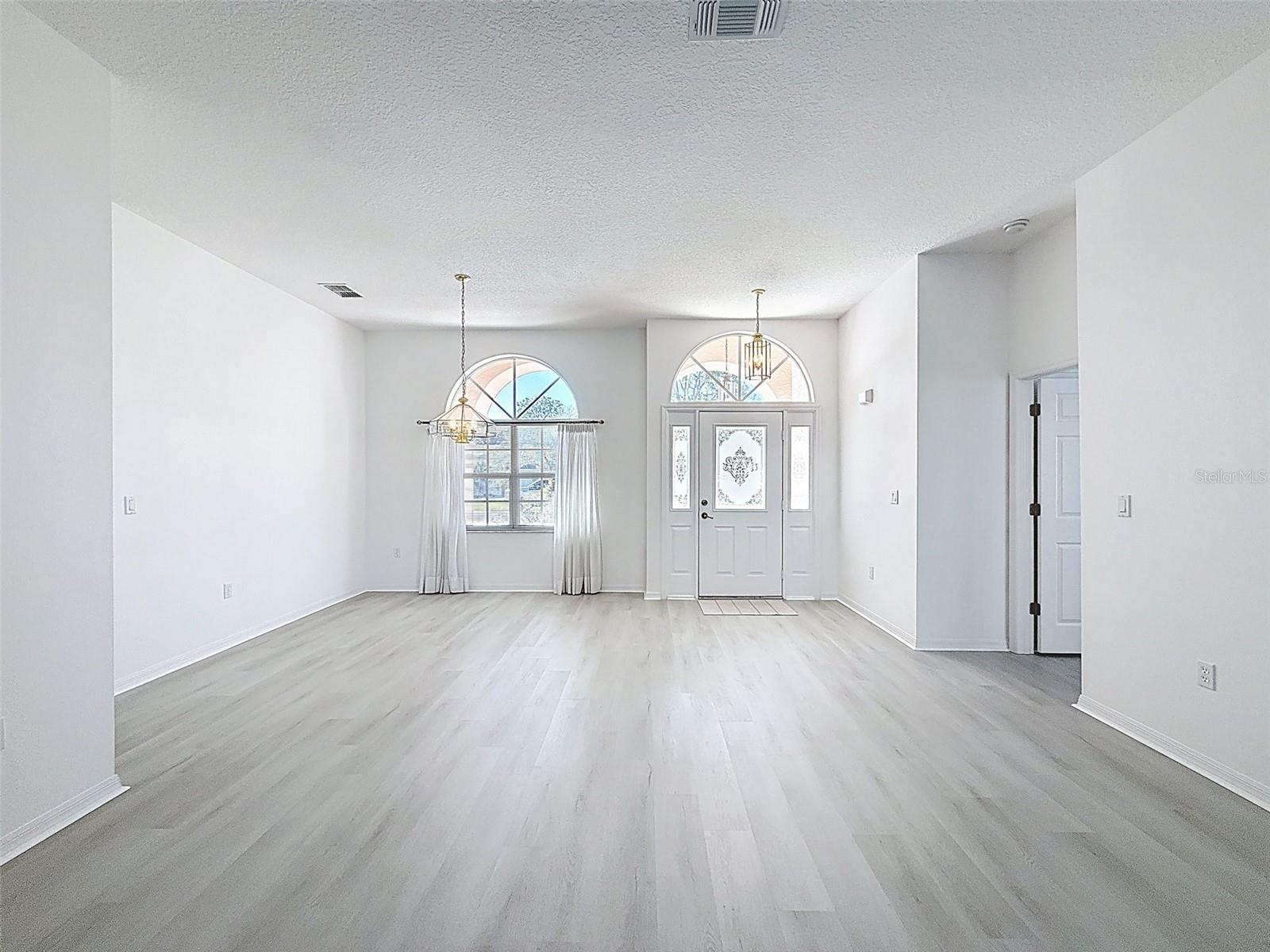 RAINBOW WOODS - Residential