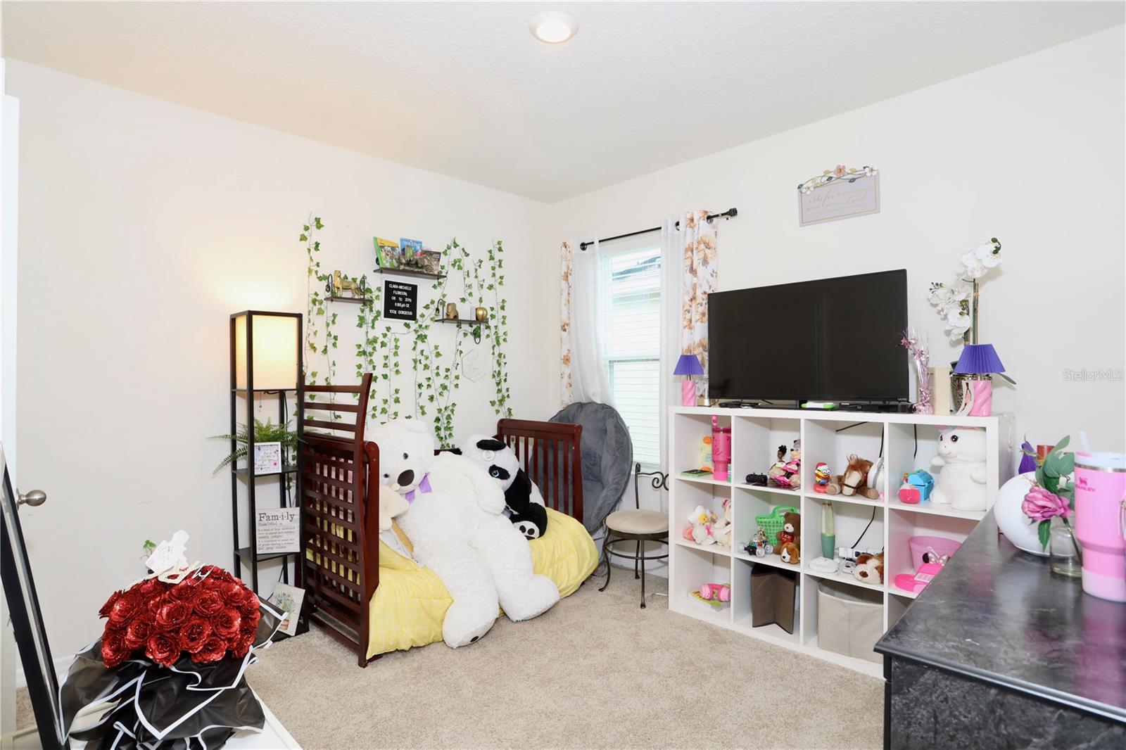 HOLLY ESTATES - Residential