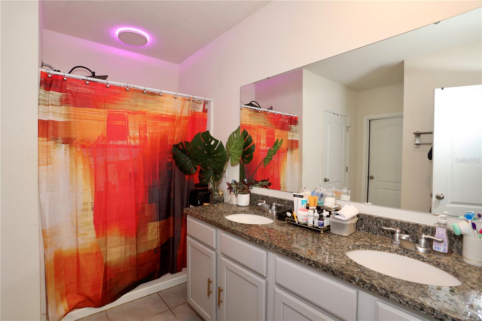 HOLLY ESTATES - Residential