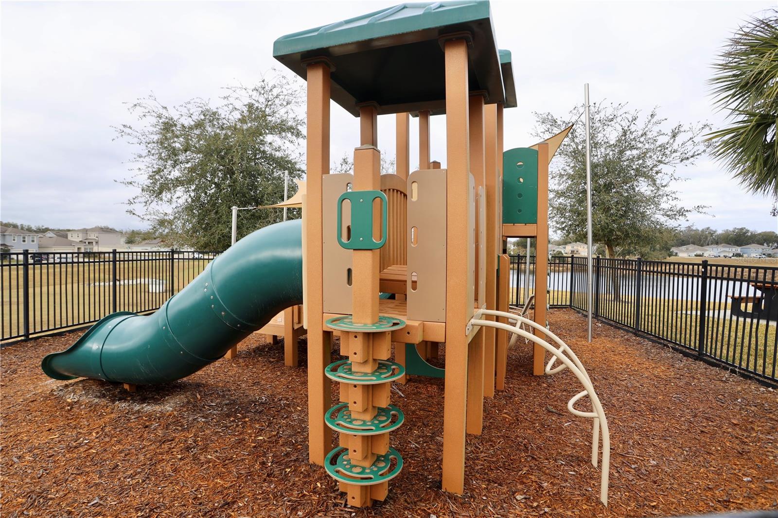 HOLLY ESTATES - Residential