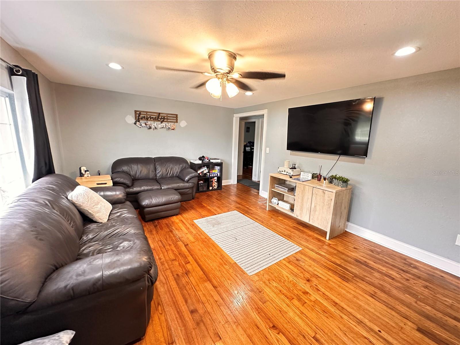 1233 BELLEAIR ROAD