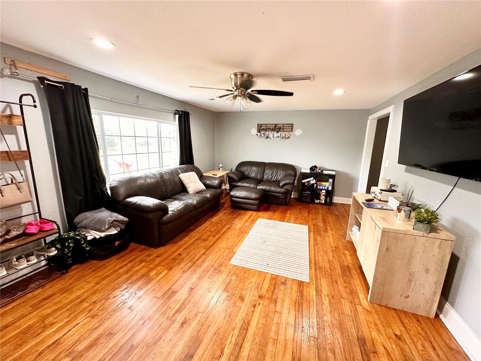 1233 BELLEAIR ROAD