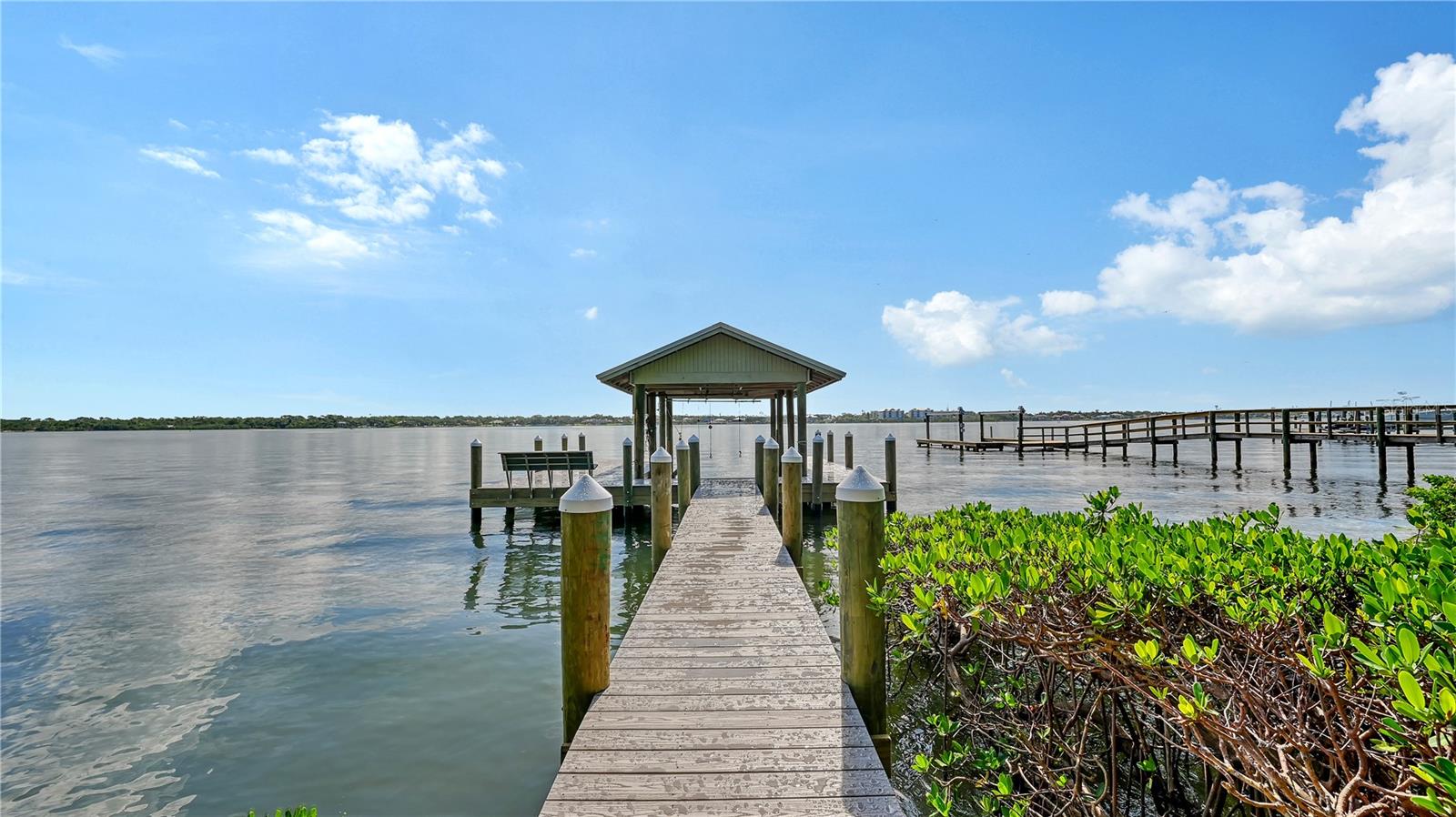 1042 N CASEY KEY ROAD