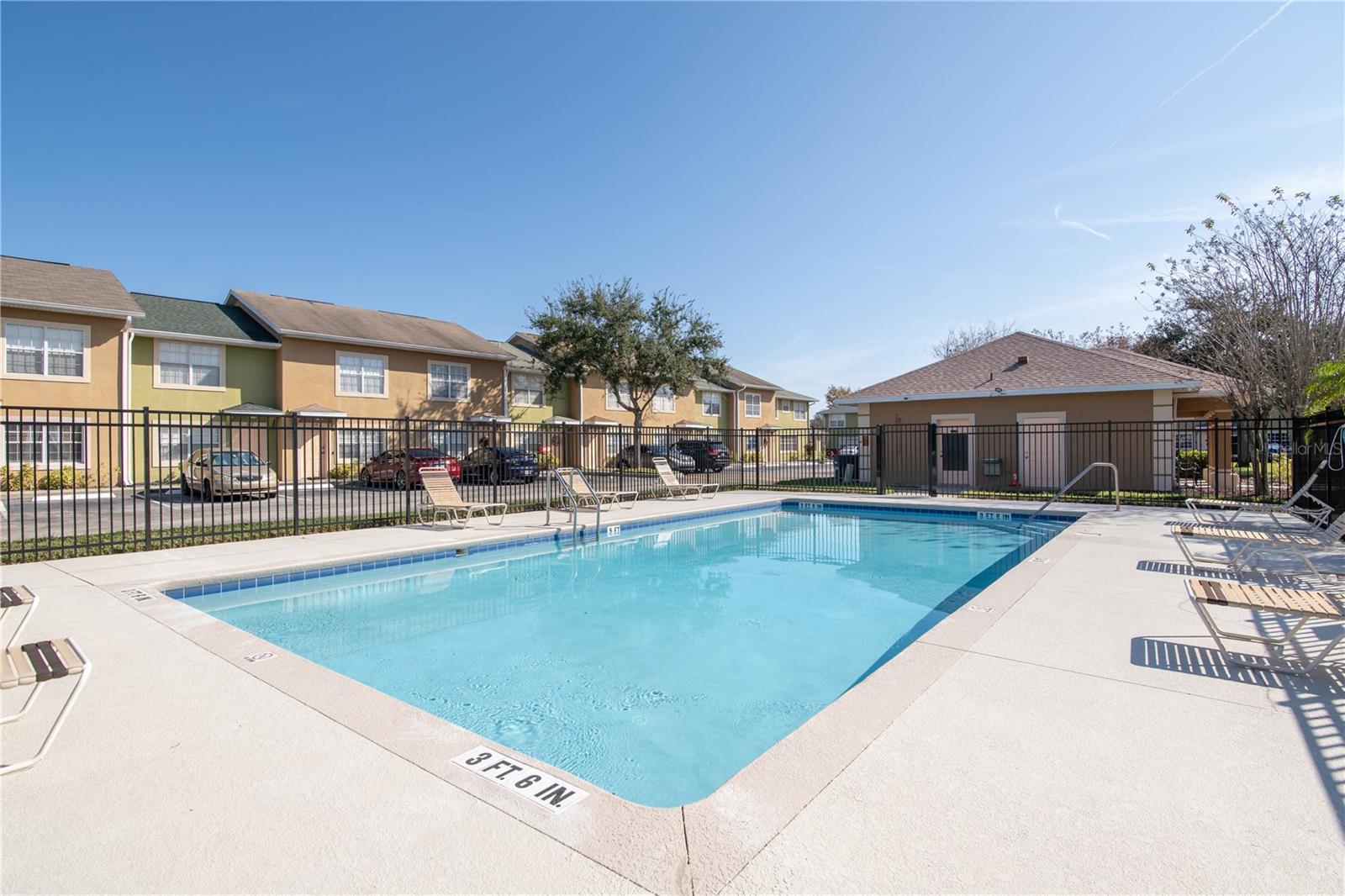 RIO HILLS - Residential