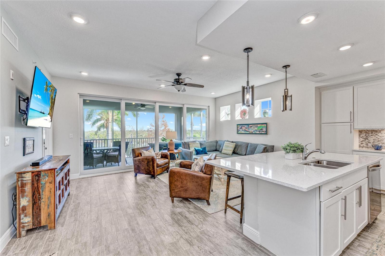 MARINA WALK ON HARBOUR ISLE PH 2-11 OR26 - Residential