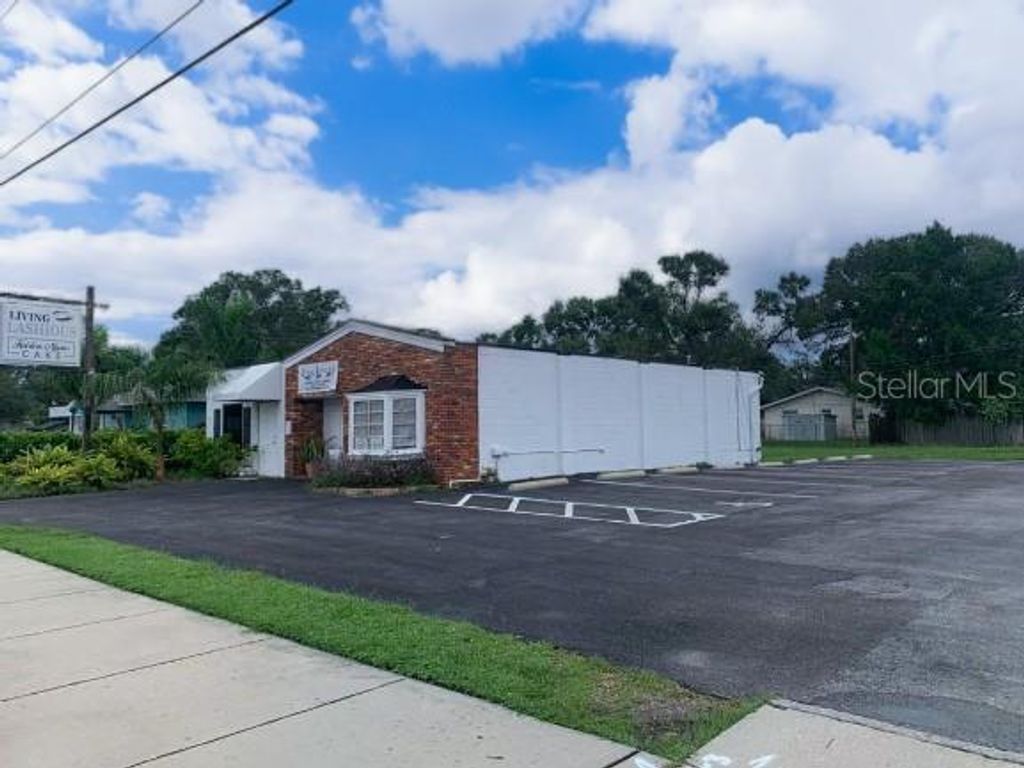 Photo of 5211 Gulfport Boulevard S, Gulfport, FL 33707 (MLS # TB8462115)