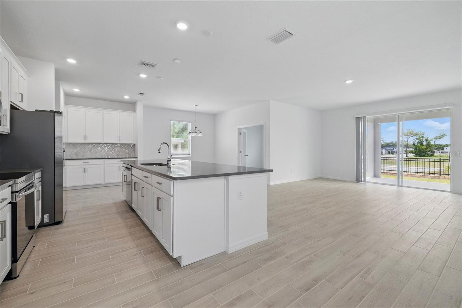 1198 HAPPY FOREST LOOP