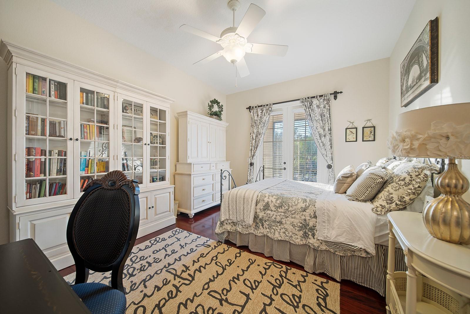 KEENES POINTE - Residential