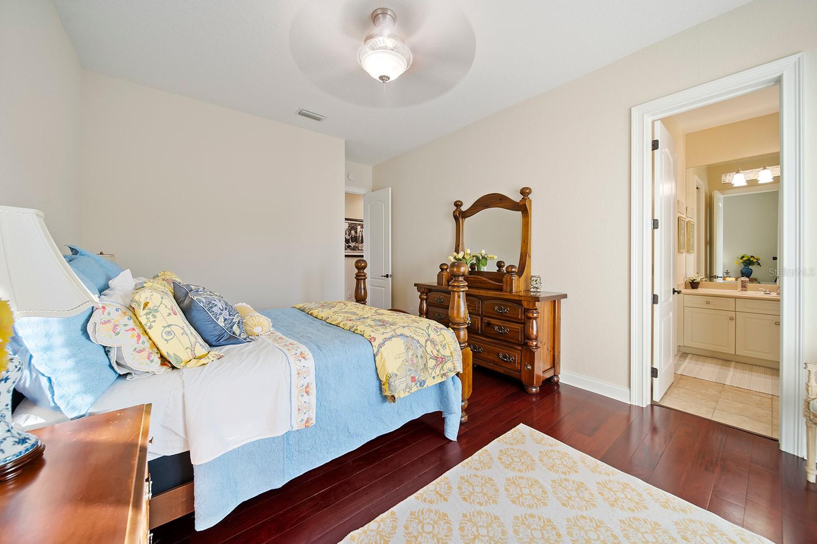 KEENES POINTE - Residential