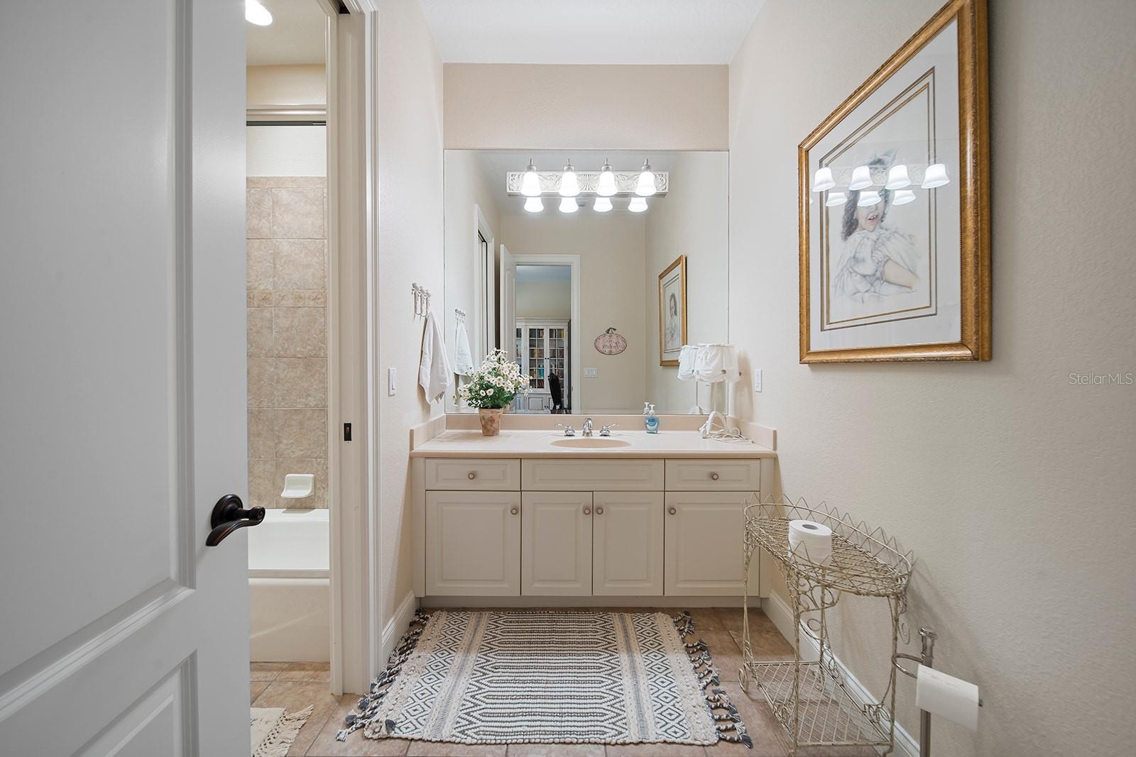 KEENES POINTE - Residential