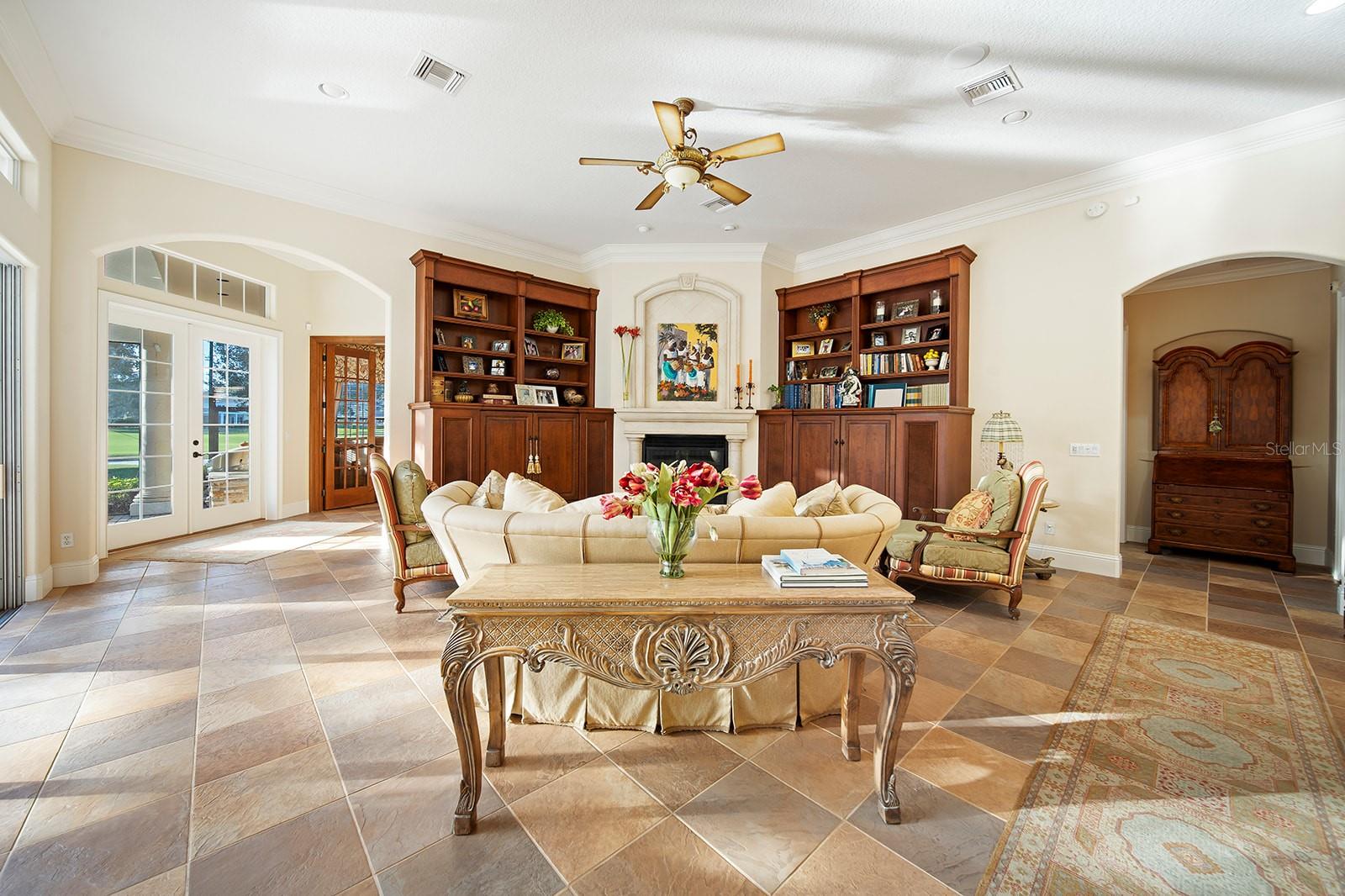 KEENES POINTE - Residential