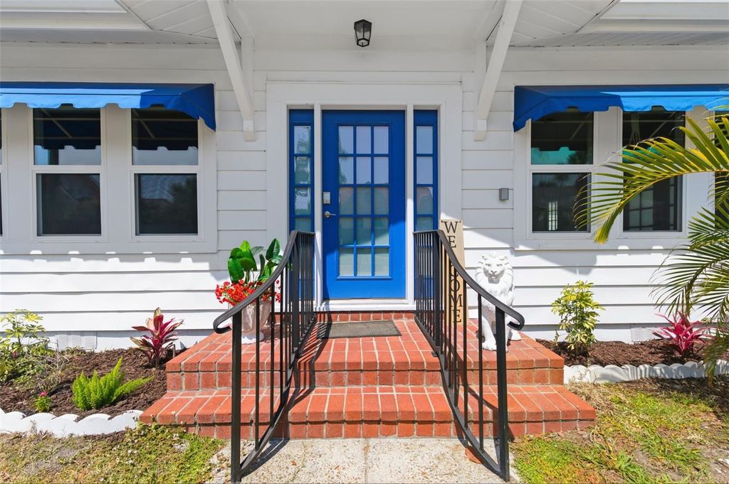 Photo of 410 W Lemon Street, Tarpon Springs, FL 34689 (MLS # TB8493942)