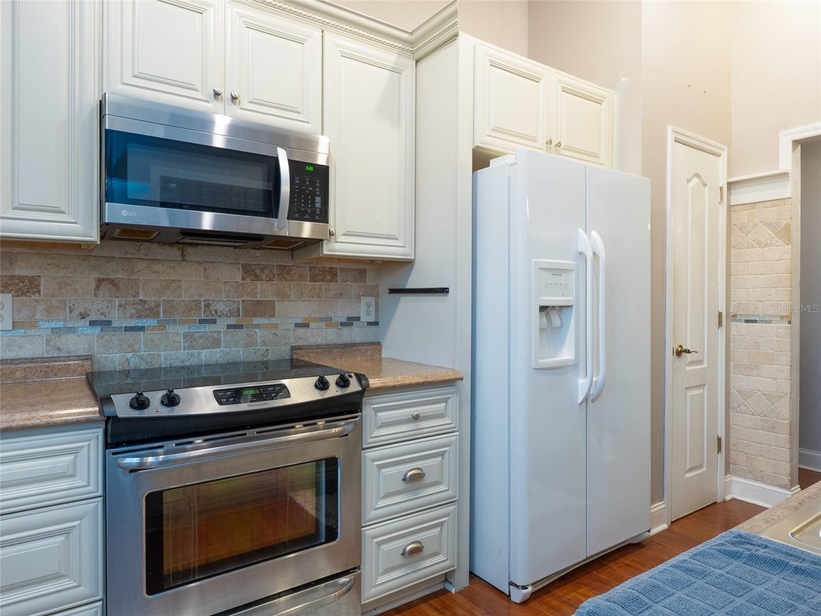 CRESCENT LAKES PH 3 - Residential