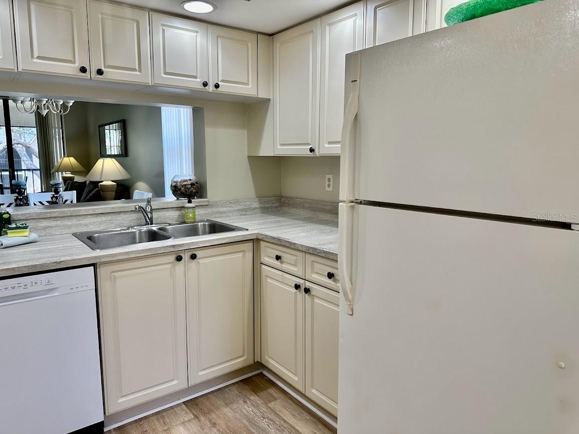 SHOREWALK BATH & TENNIS CLUB 18 - Residential