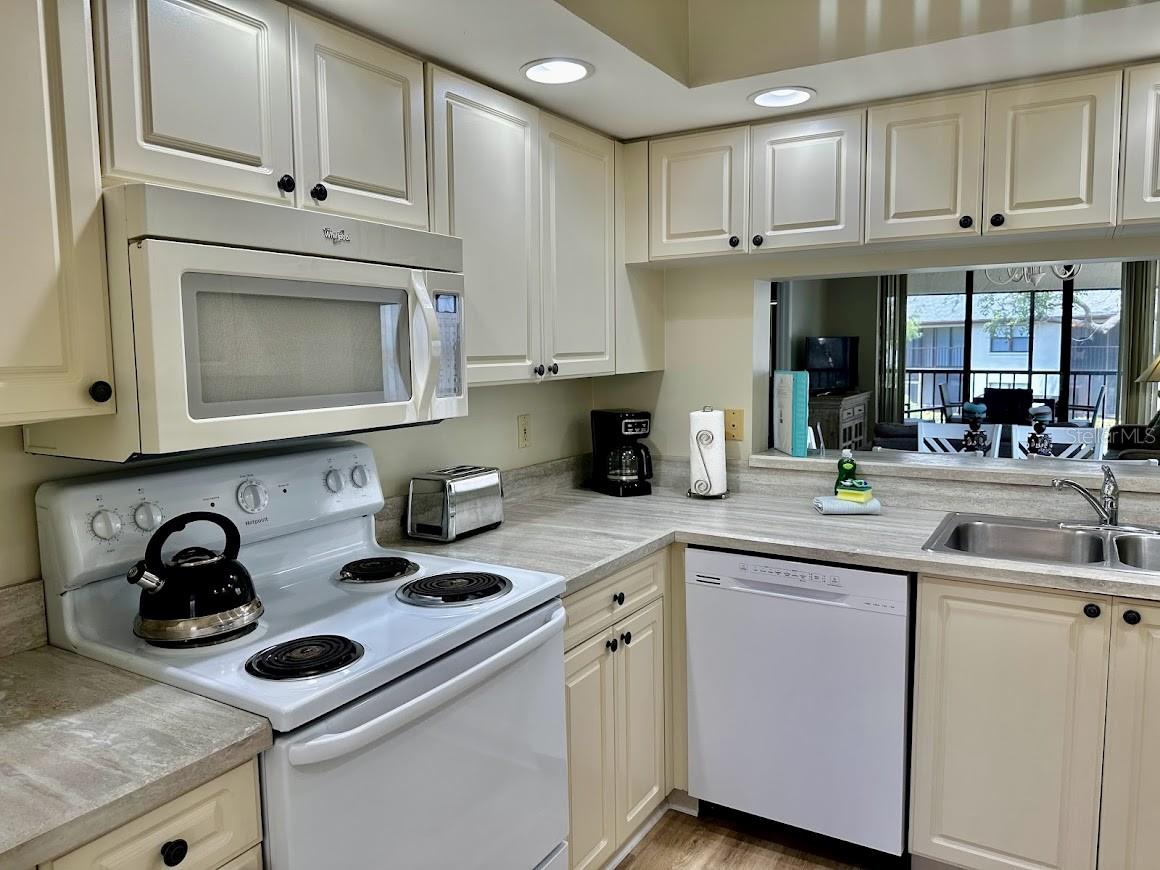 SHOREWALK BATH & TENNIS CLUB 18 - Residential