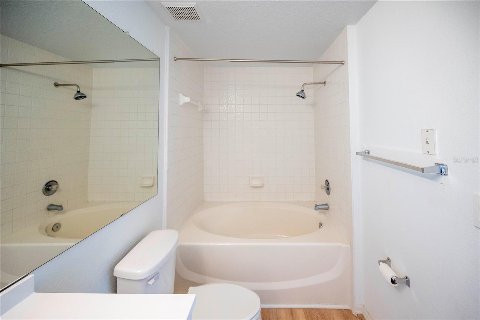 PALMS CLUB CONDO - Residential Lease