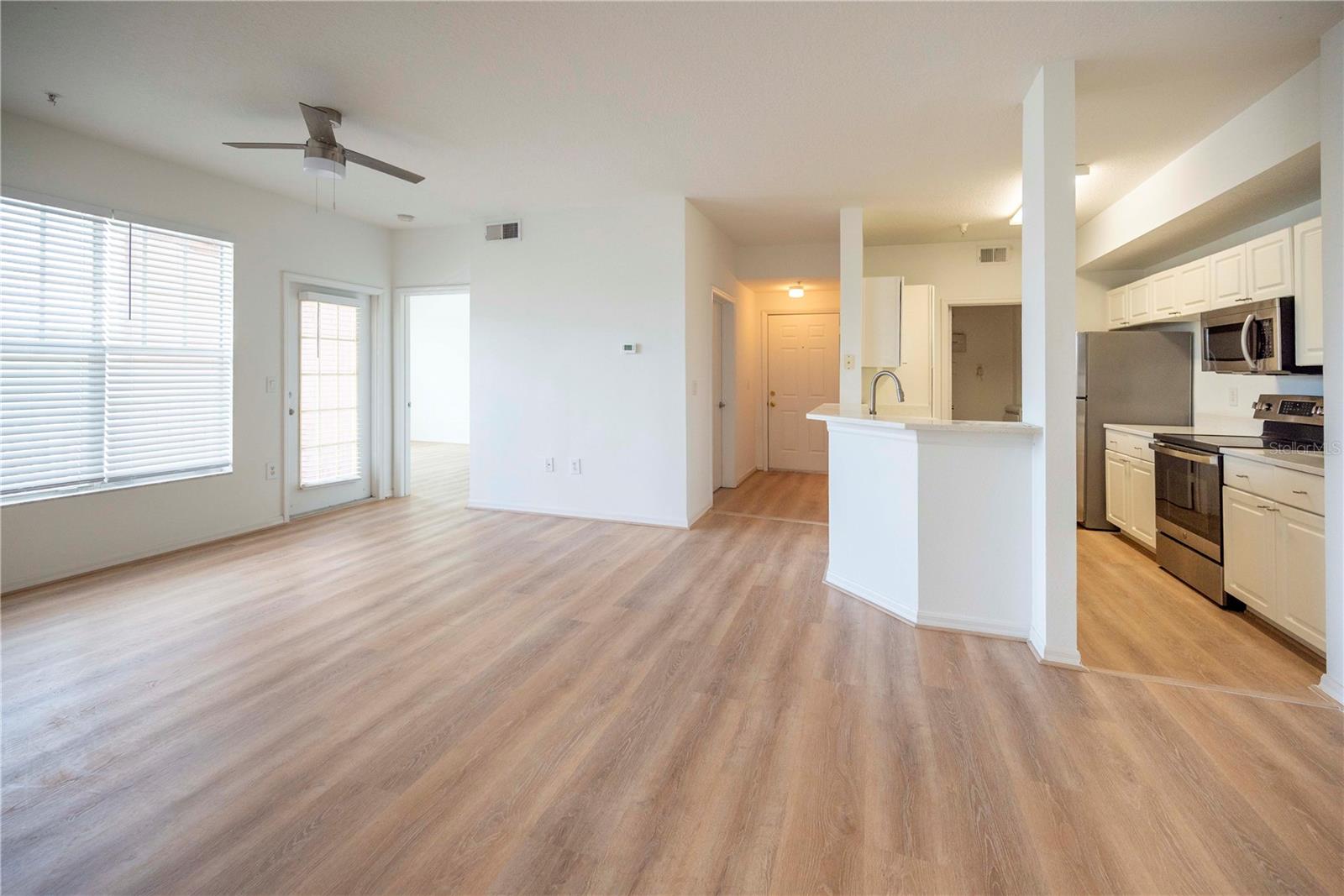 PALMS CLUB CONDO - Residential Lease