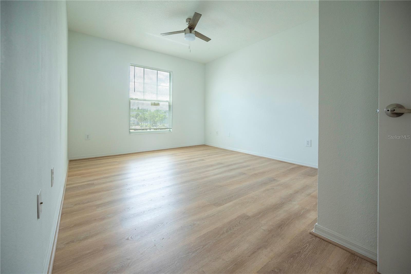 PALMS CLUB CONDO - Residential Lease