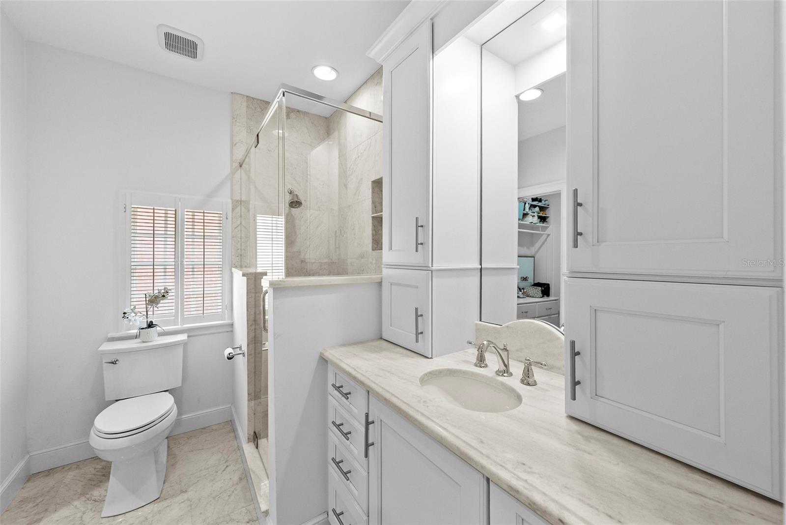 CRESCENT PLACE CONDO - Residential