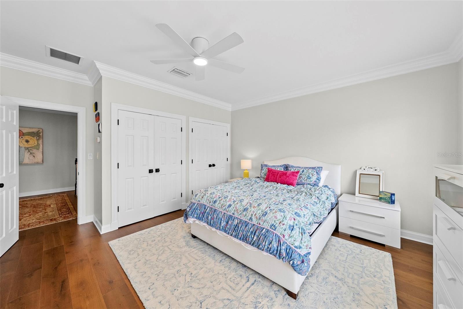 CRESCENT PLACE CONDO - Residential