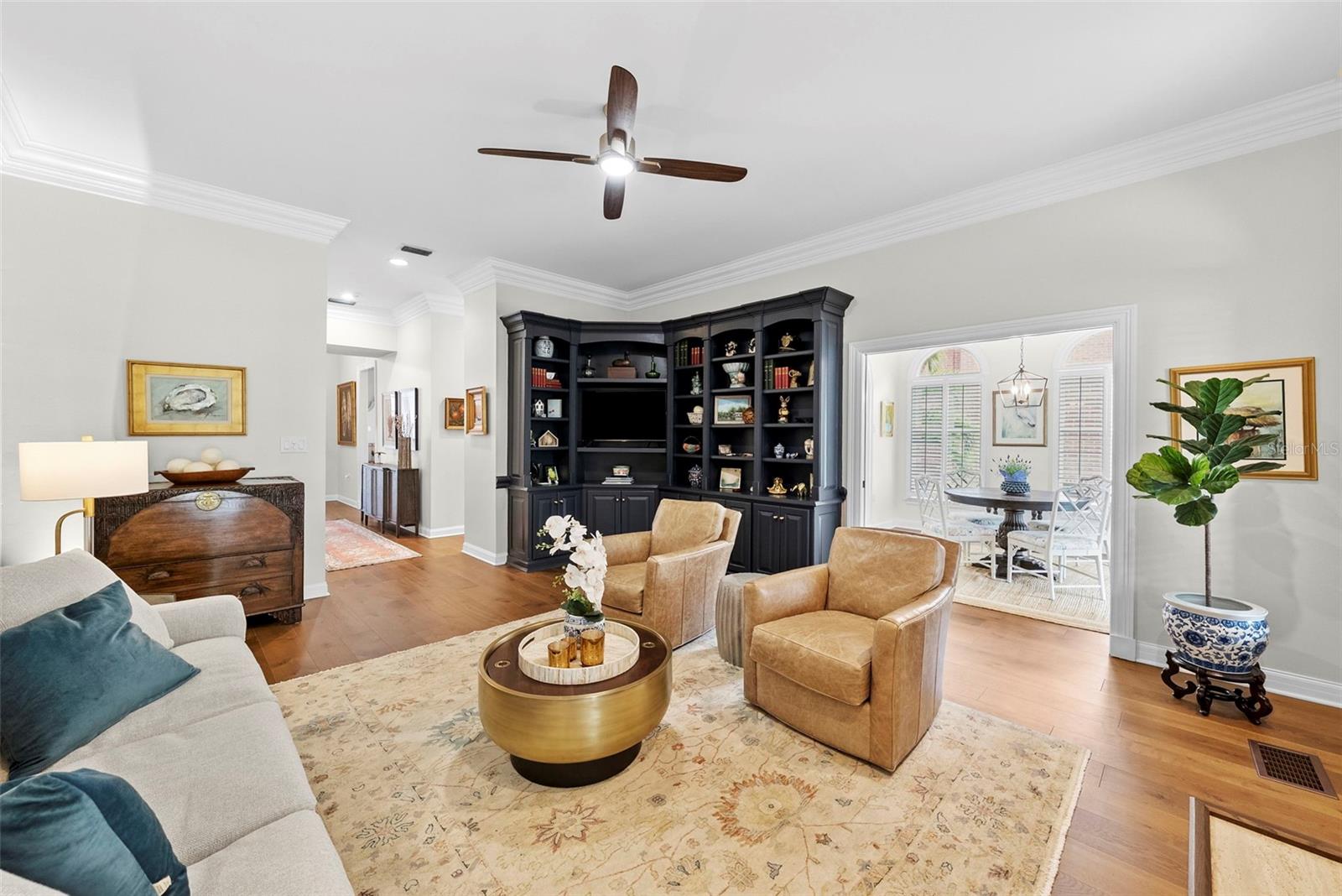 CRESCENT PLACE CONDO - Residential