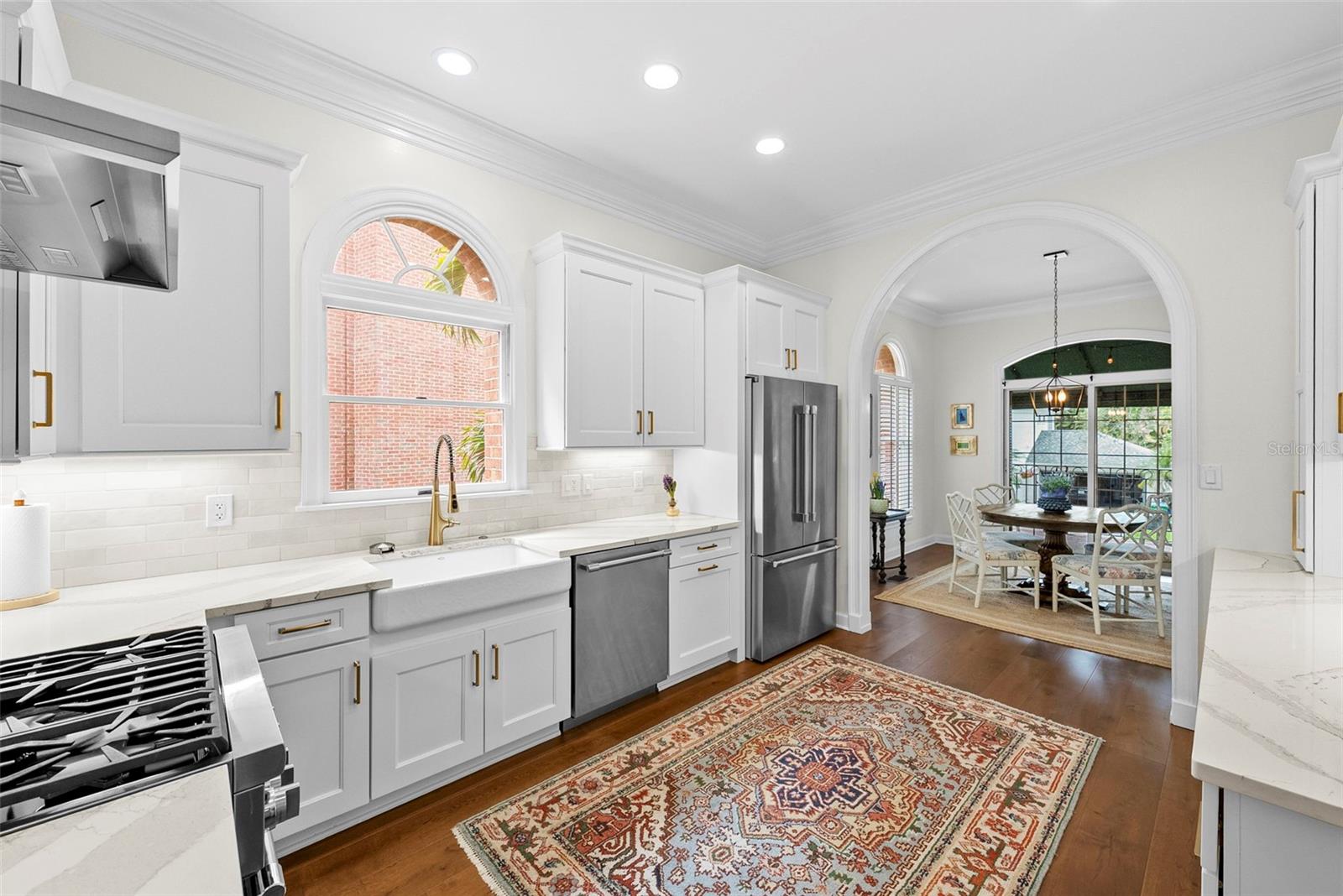 CRESCENT PLACE CONDO - Residential