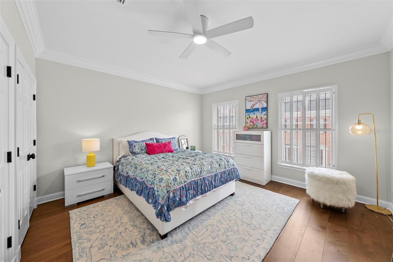 CRESCENT PLACE CONDO - Residential