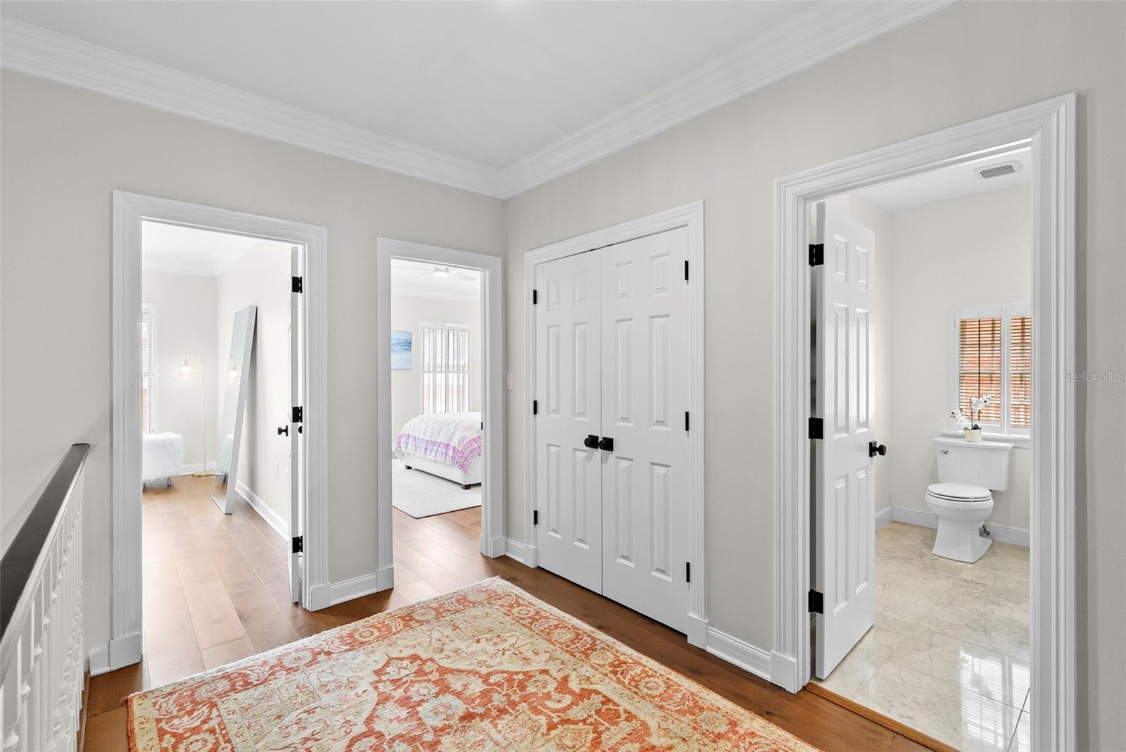 CRESCENT PLACE CONDO - Residential