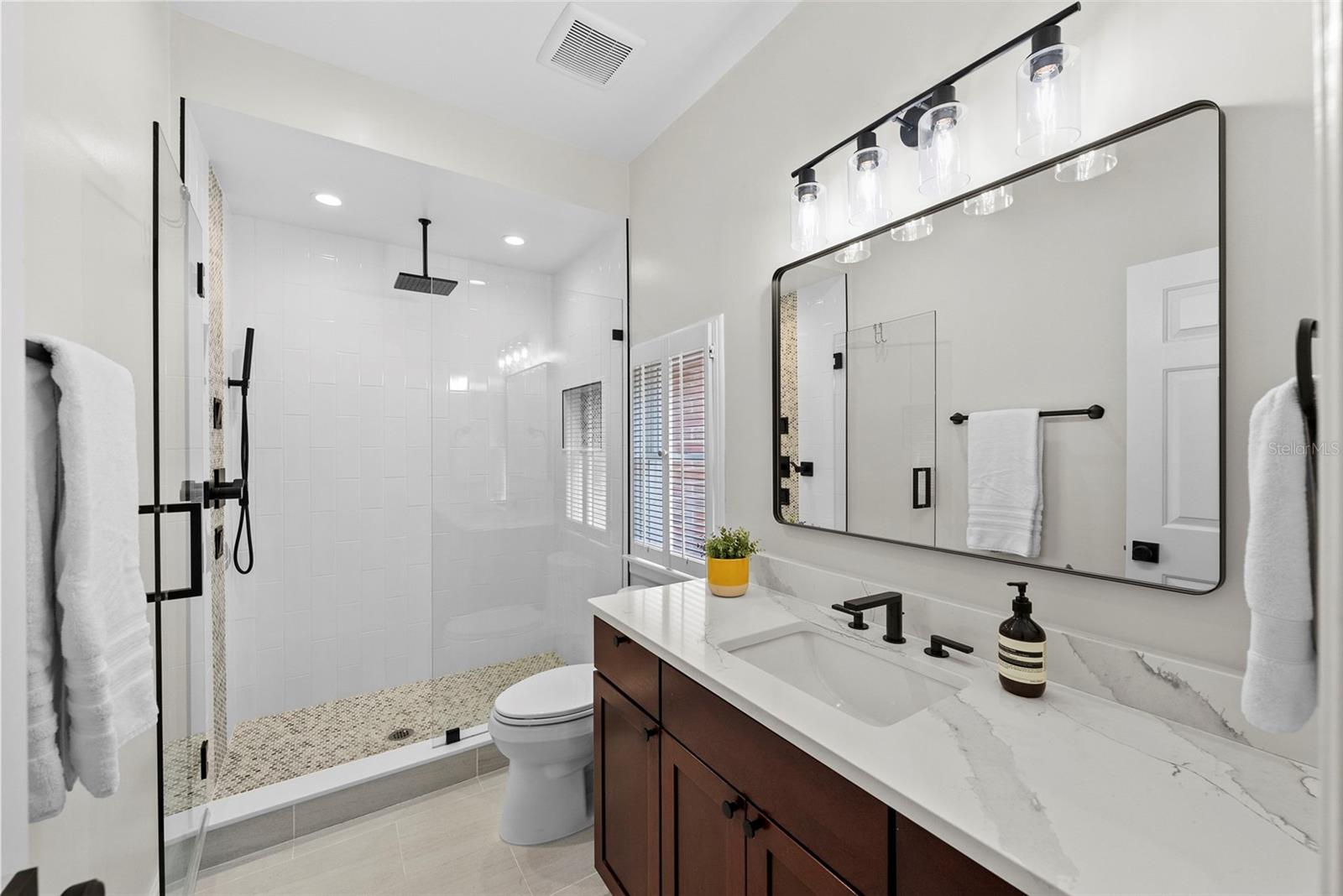 CRESCENT PLACE CONDO - Residential