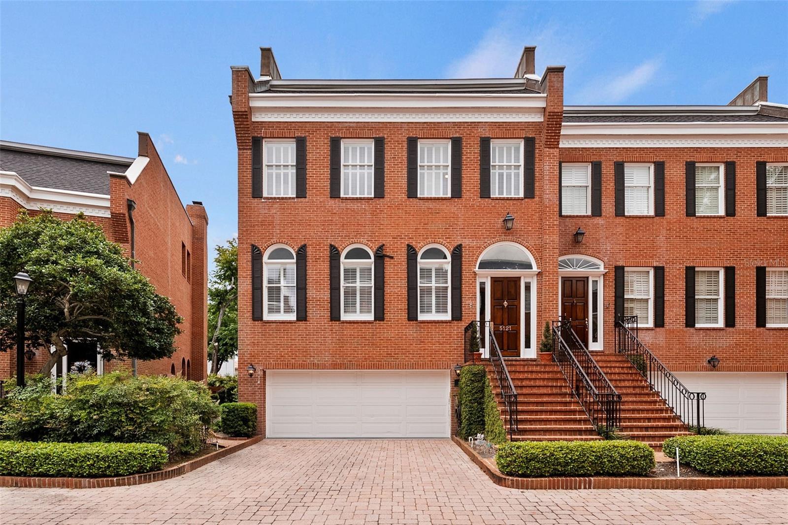 CRESCENT PLACE CONDO - Residential