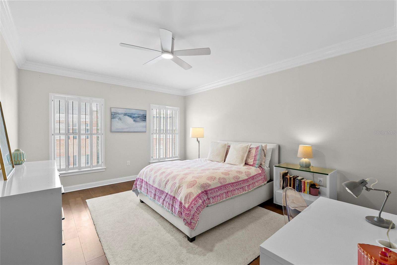 CRESCENT PLACE CONDO - Residential