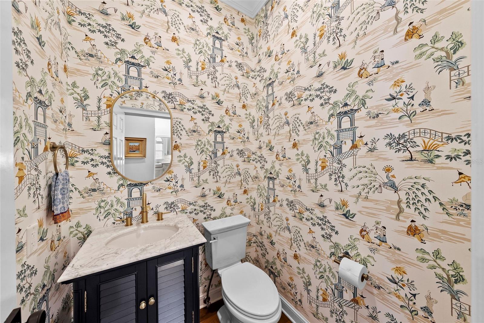 CRESCENT PLACE CONDO - Residential