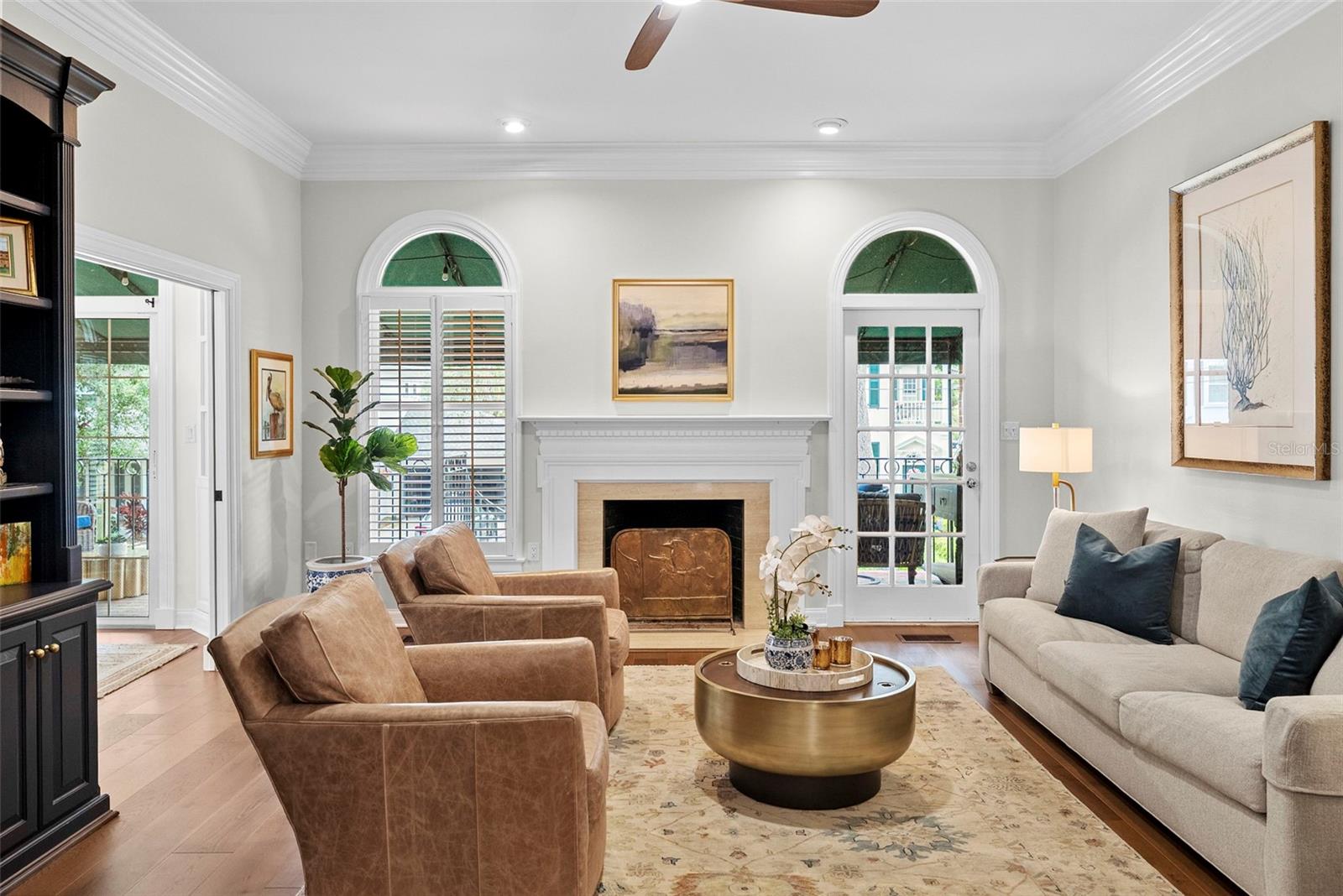 CRESCENT PLACE CONDO - Residential