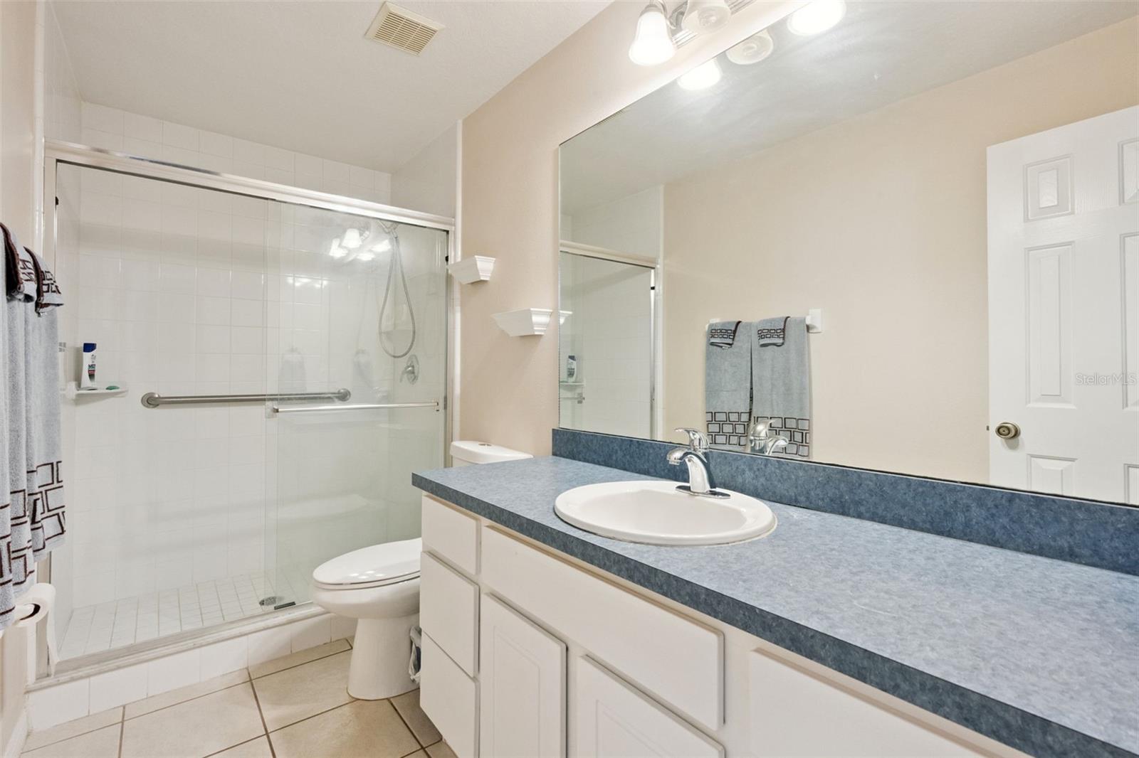 EAST LAKE RESERVE @ NARCOOSSEE UNIT 4 - Residential