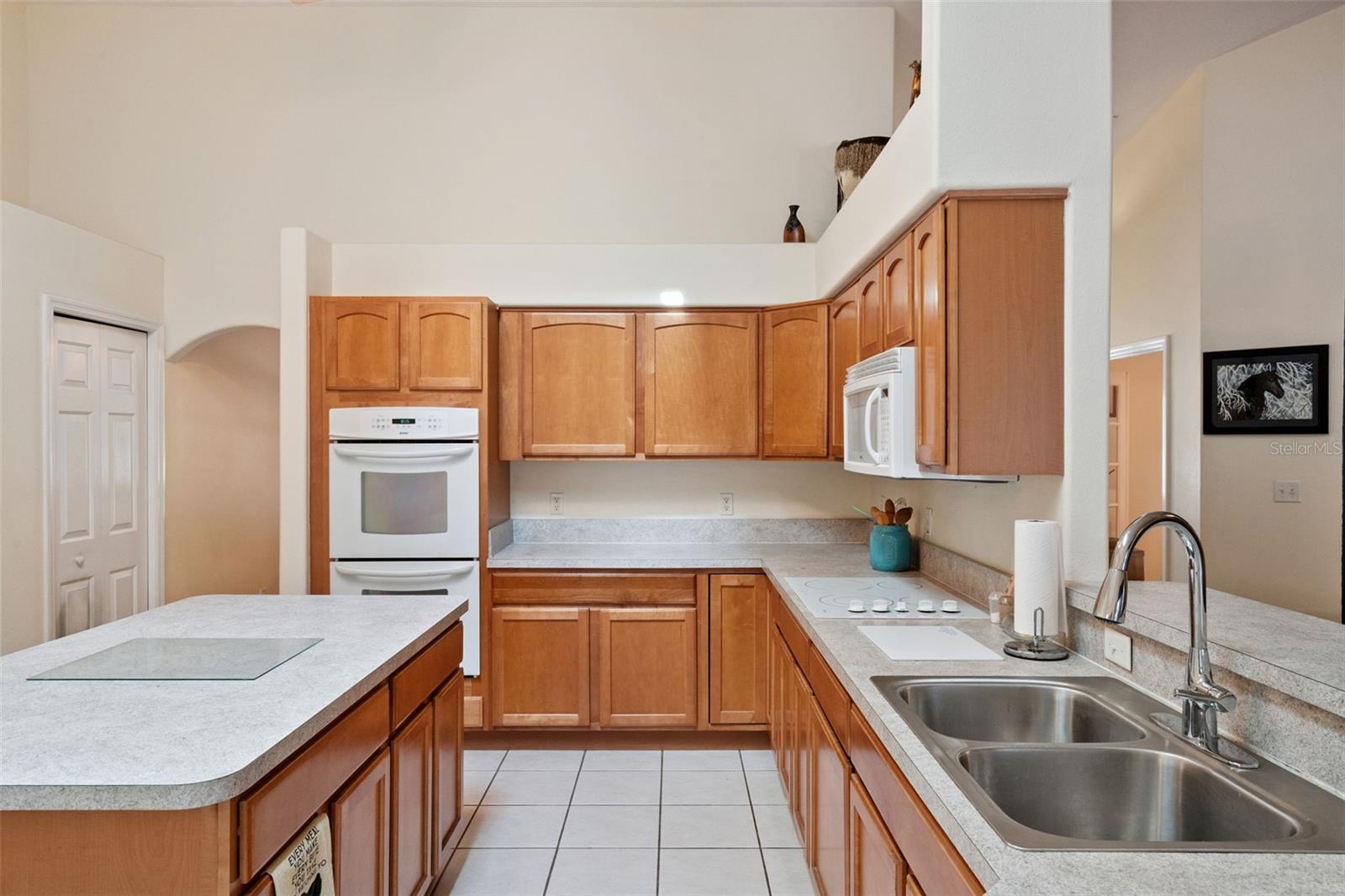 EAST LAKE RESERVE @ NARCOOSSEE UNIT 4 - Residential