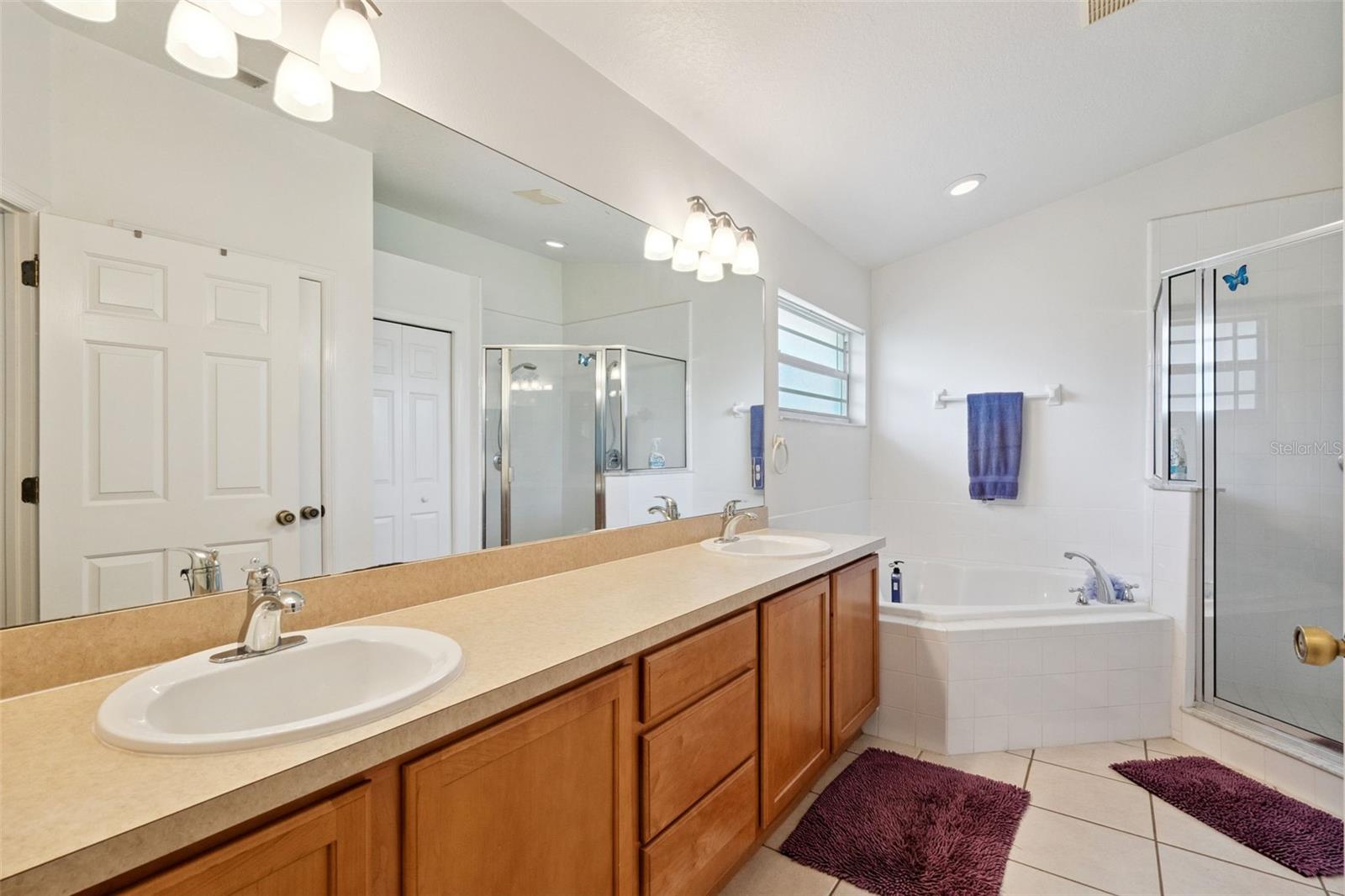 EAST LAKE RESERVE @ NARCOOSSEE UNIT 4 - Residential