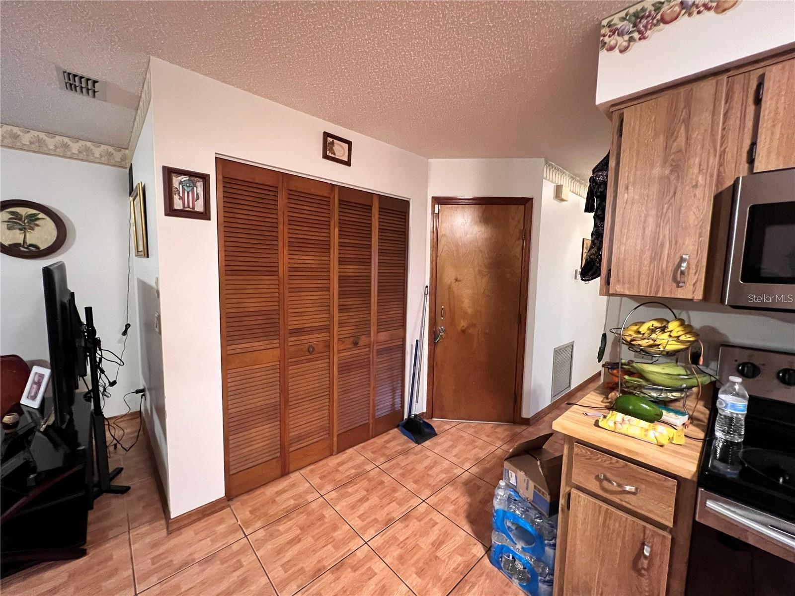 DELTONA LAKES UNIT 03 - Residential