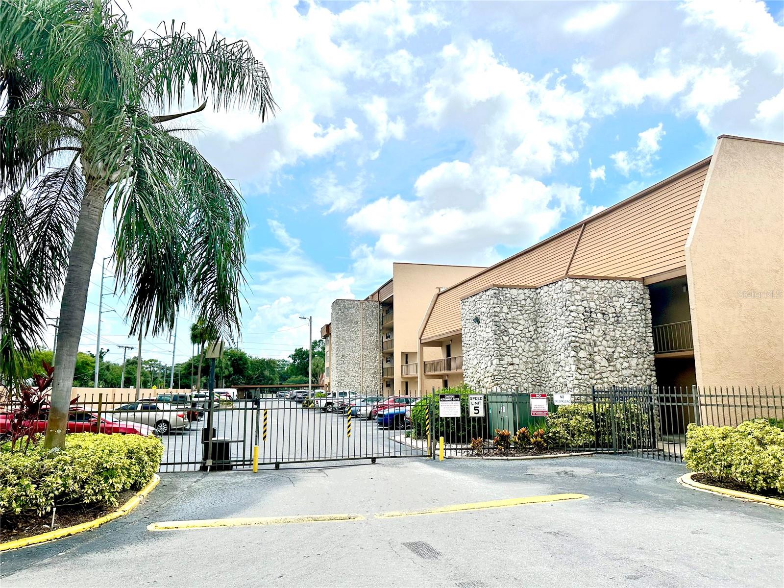 THE TAMPA RACQUET CLUB A CONDO - Residential Lease