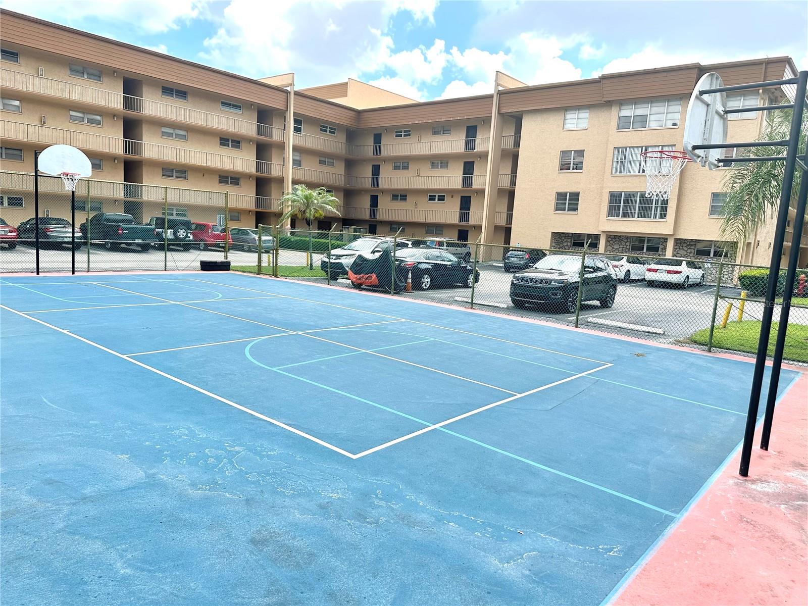 THE TAMPA RACQUET CLUB A CONDO - Residential Lease