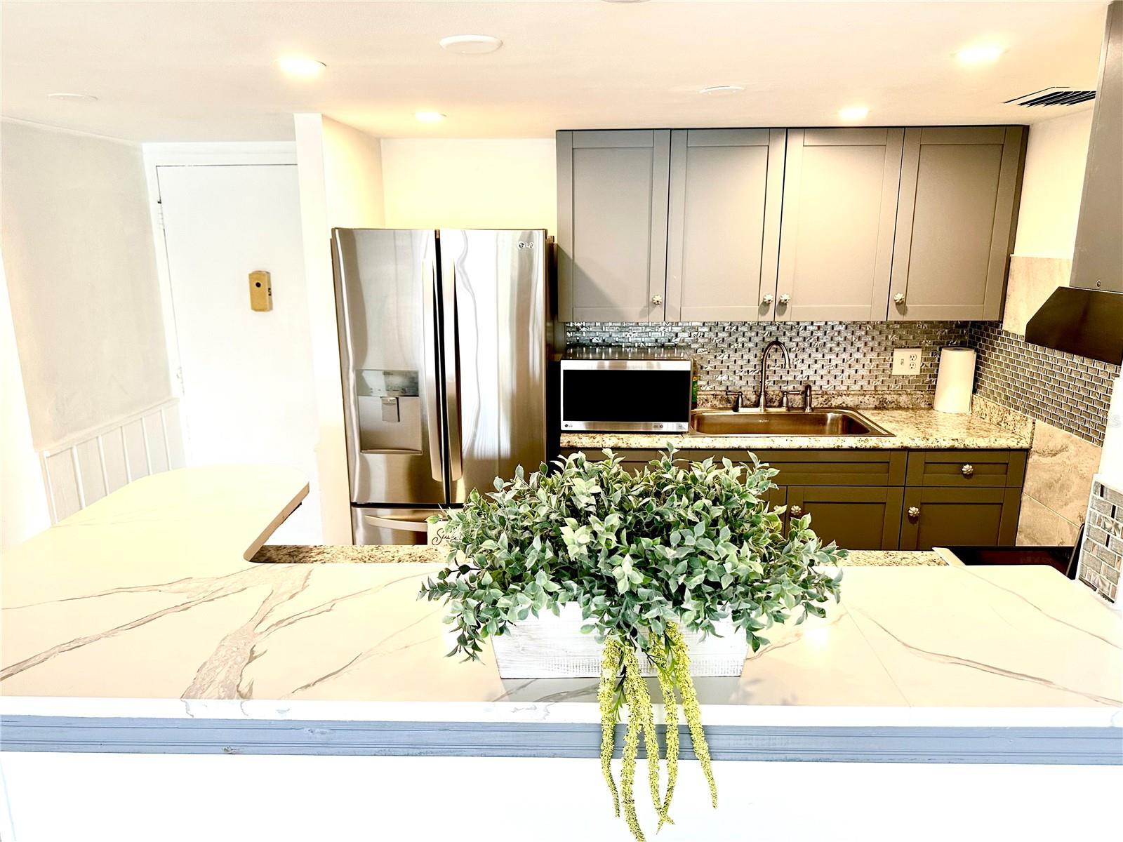 THE TAMPA RACQUET CLUB A CONDO - Residential Lease