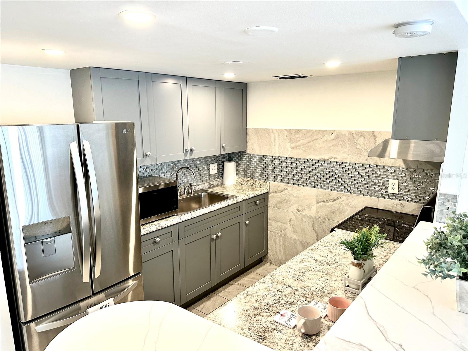 THE TAMPA RACQUET CLUB A CONDO - Residential Lease