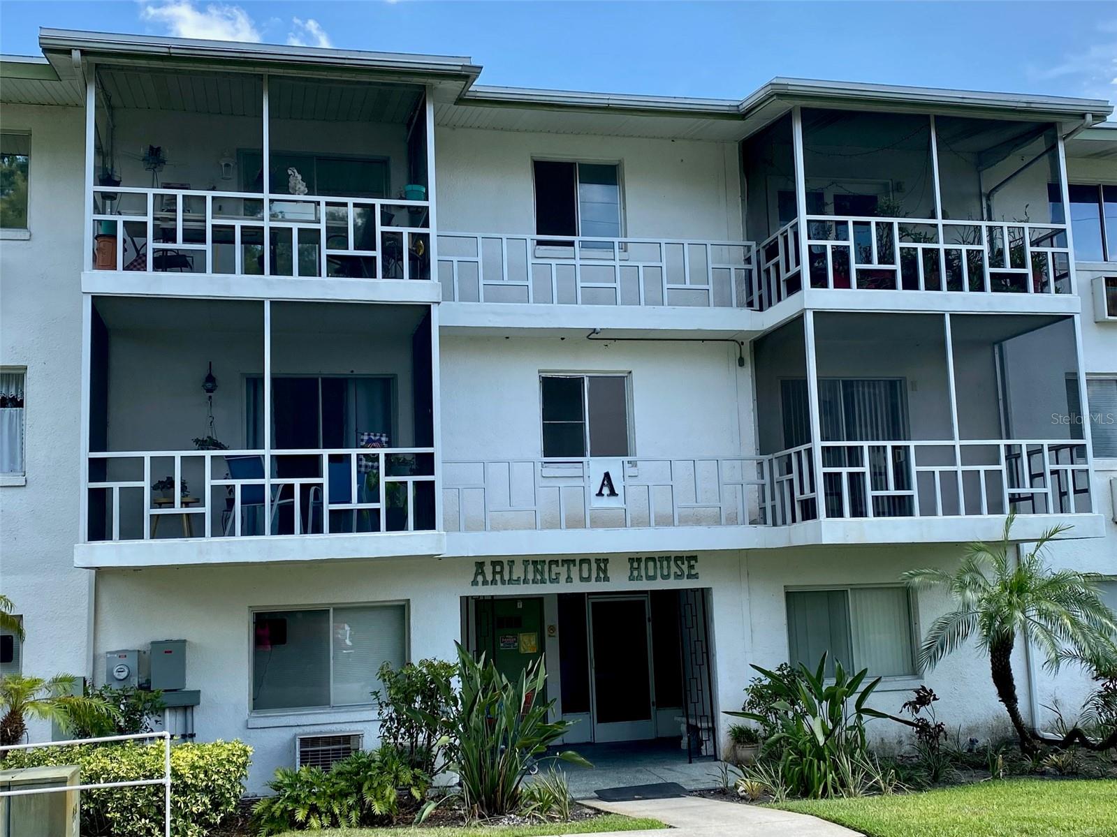 WINTER HAVEN HARBOUR APTS CONDO - Residential