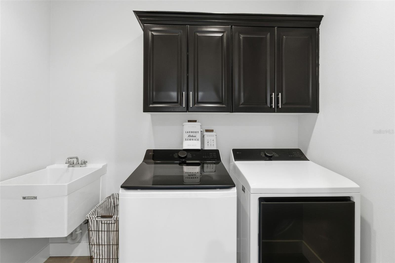 LAUREL MEADOWS - Residential